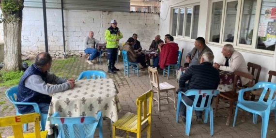 Jandarma ekipleri traktör ve motosiklet sürücülerini bilgilendirdi