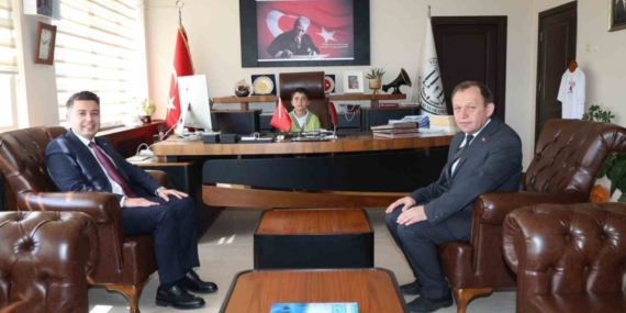 Karacasu’da kaymakamlık koltuğunu ilkokul öğrencisi Karaman devraldı