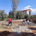 Karacasu’da yol ve kaldırım çalışmaları hız kesmeden devam ediyor 3 Karacasu’da yol ve kaldırım çalışmaları hız kesmeden devam ediyor