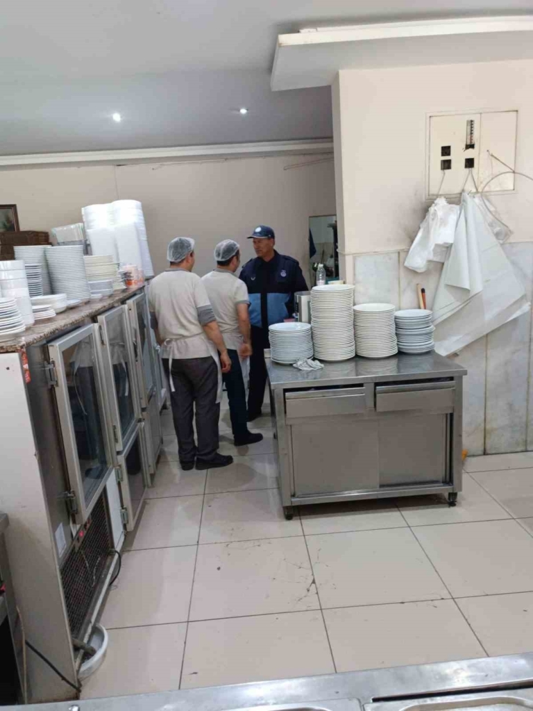 Karacasu’da zabıtalar denetledi 2 karacasuda zabitalar denetledi 355495aed6a1