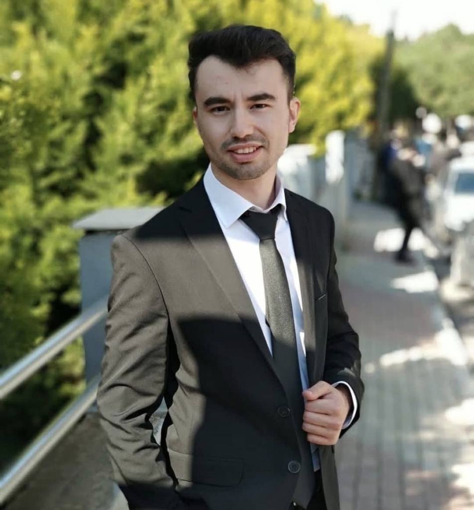 Kazada hayatını kaybeden imam, son yolculuğuna uğurlandı. 4 kazada hayatini kaybeden imam son yolculuguna ugurlandi d3db1e1260cd
