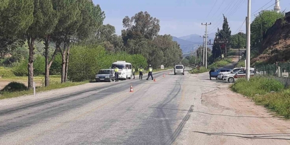 Köşk’te jandarma trafikten denetim