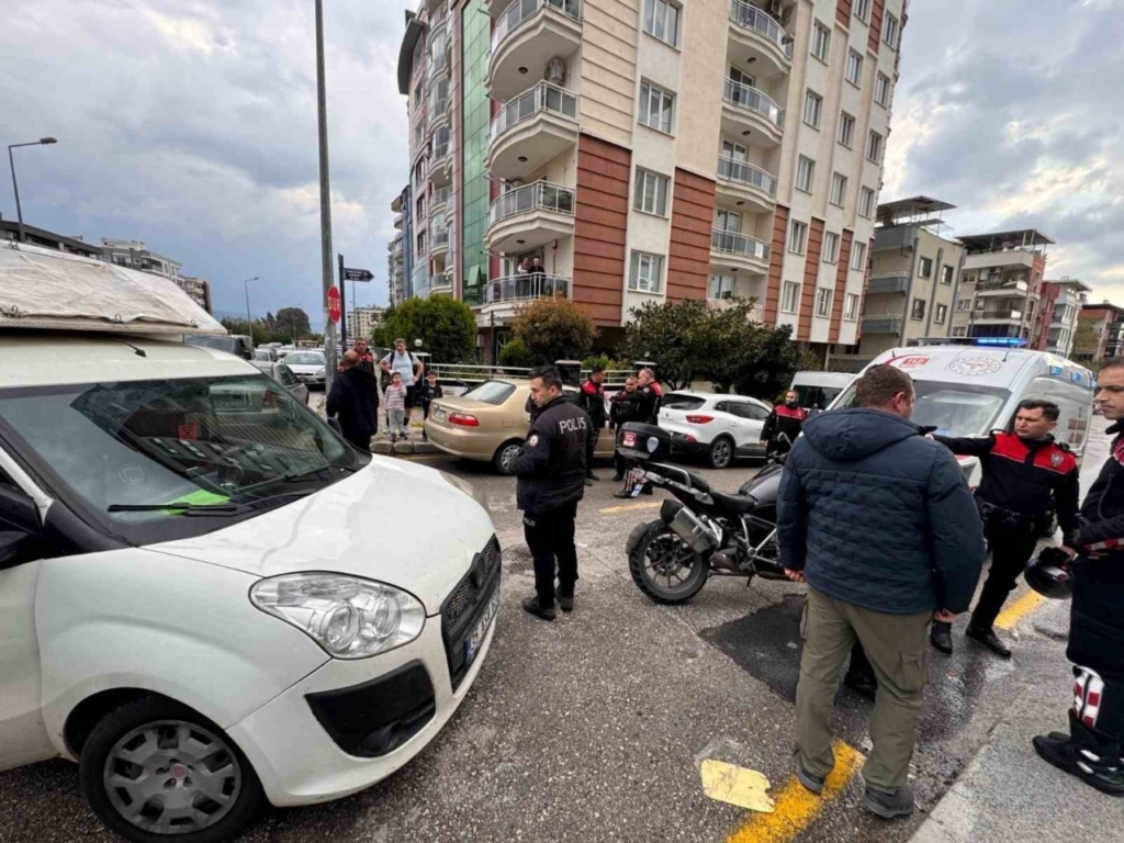 motosikletli polis timi kazaya karisti 1 polis yarali 38315eba4d48