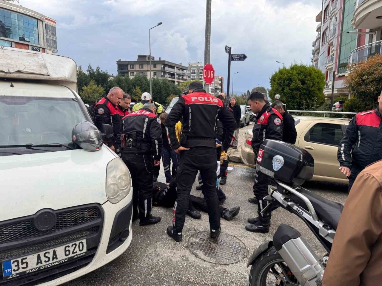 Motosikletli Polis Timi kazaya karıştı: 1 polis yaralı 1 Motosikletli Polis Timi kazaya karıştı: 1 polis yaralı