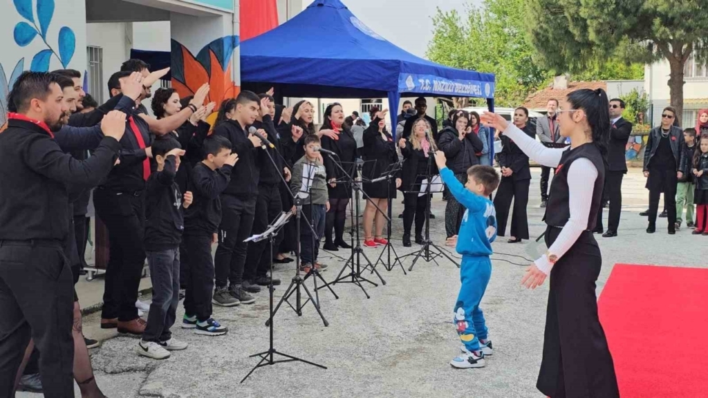 nazillide dunya otizm farkindalik gunu renkli etkinliklerle kutlandi 0f96653c5a14
