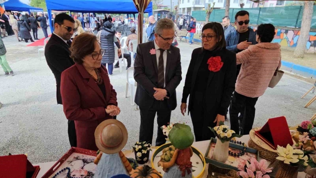 nazillide dunya otizm farkindalik gunu renkli etkinliklerle kutlandi 5d9e6dac9ab7