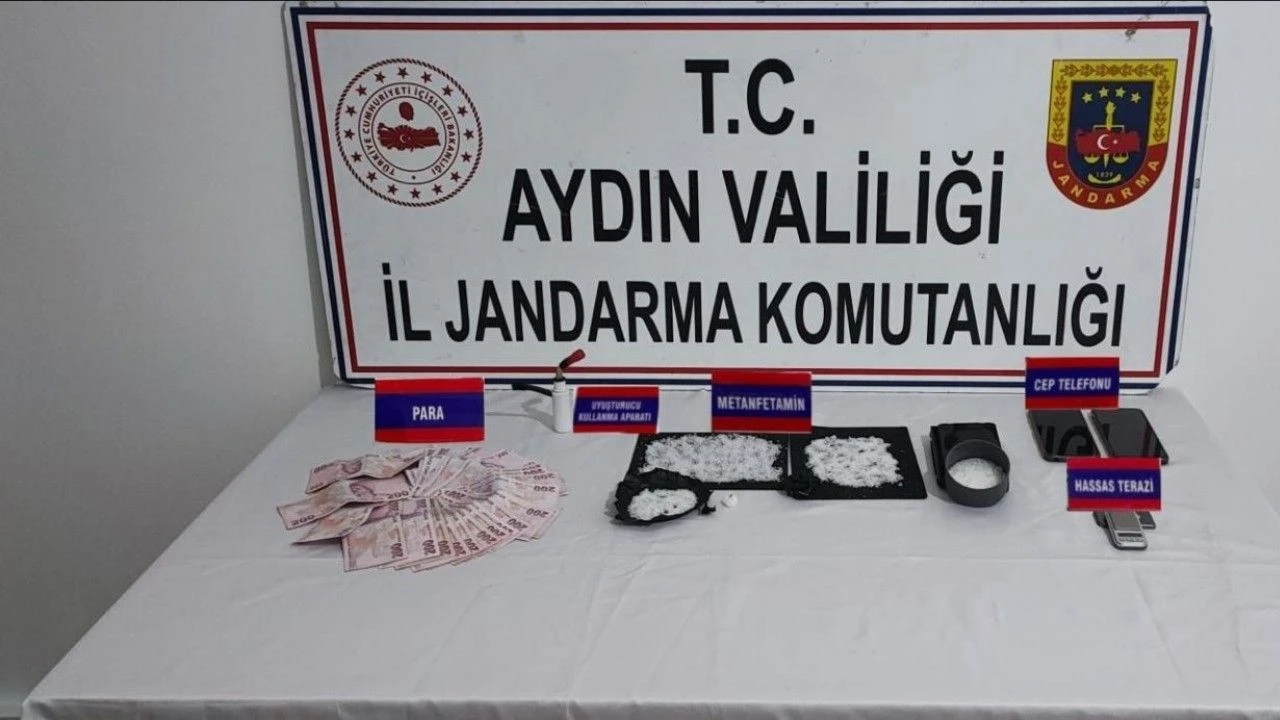 Nazilli’de Uyuşturucu Operasyonları: 4 Kişi Tutuklandı 9 Nazilli’de Uyuşturucu Operasyonları: 4 Kişi Tutuklandı