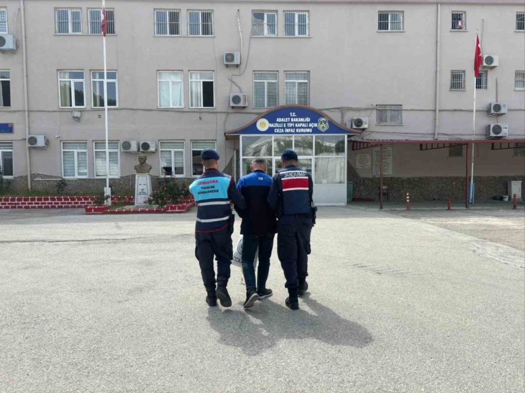 nazillide jandarma ekiplerinden uyusturucu operasyonu 1 tutuklama 1cc56eab9a8a