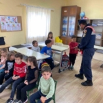 Öğrenciler fidanları jandarma ile birlikte toprakla buluşturdu 8 Öğrenciler fidanları jandarma ile birlikte toprakla buluşturdu