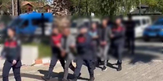 Parasını gasbedip, benzinle yakmaya çalıştılar