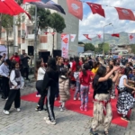 Romanlar günü renkli kutlandı 10 Romanlar günü renkli kutlandı