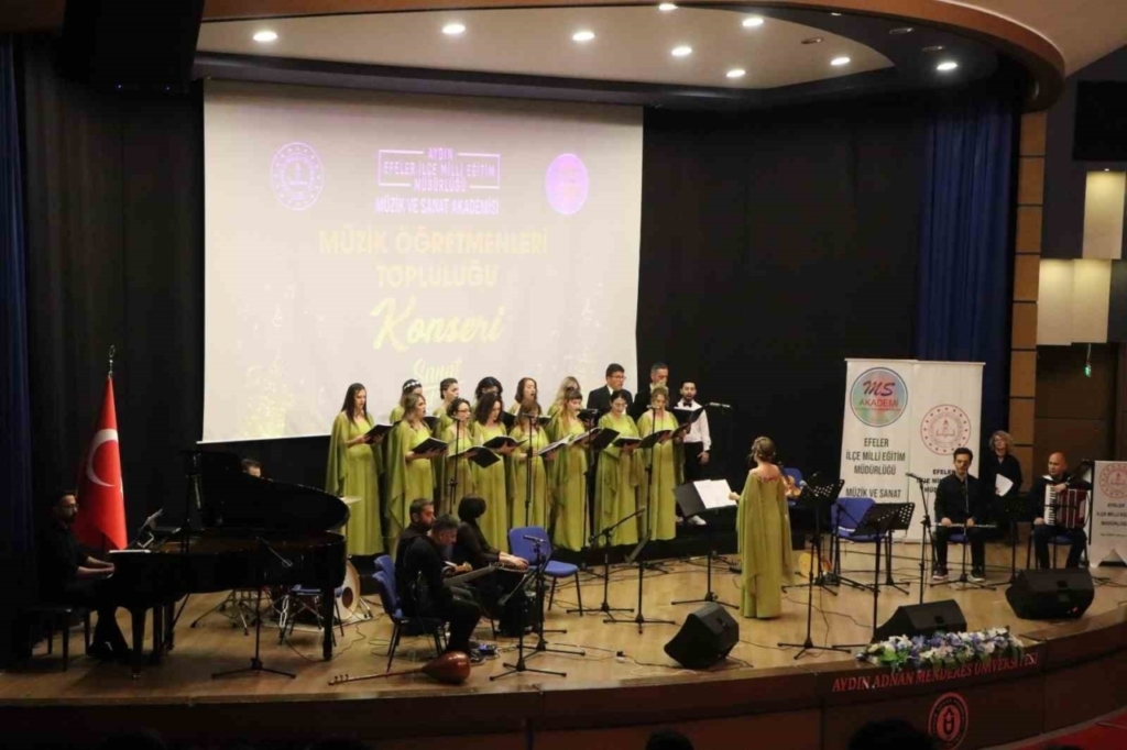 sanat festivalinin ikinci gunu coskulu konserle tamamlandi acce23684858