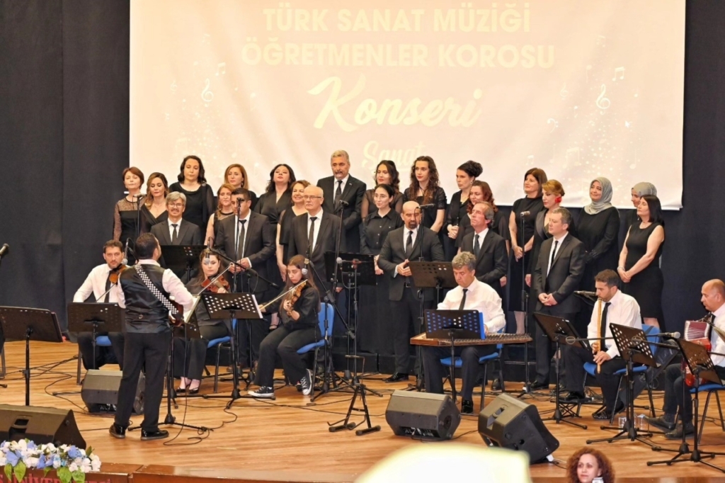 Sanatla büyüyen nesiller Efeler’de buluştu 2 sanatla buyuyen nesiller efelerde bulustu 84a740915803
