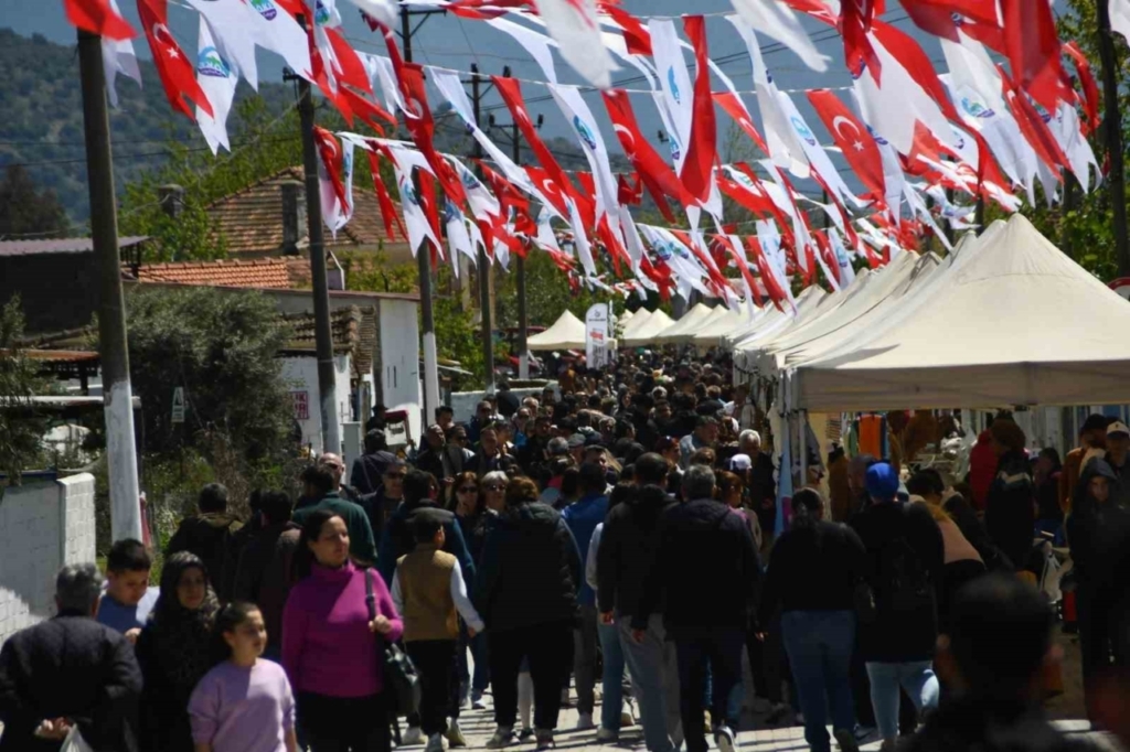 sercindeki yilan baligi festivali vatandaslardan yogun ilgi gordu abe390c1b77f