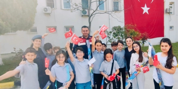 Söke’de jandarma ekipleri öğrencilerle buluştu