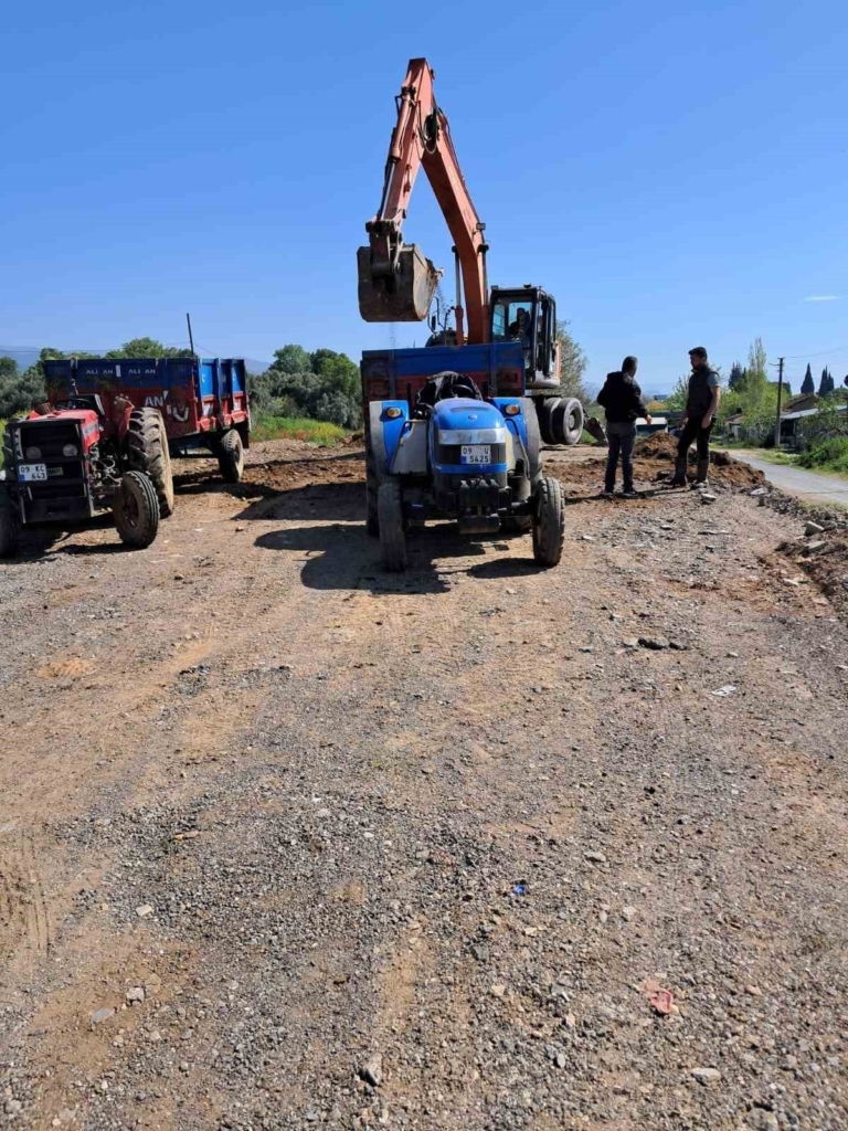 sultanhisarda yollar duzenleniyor 1d90a510a344