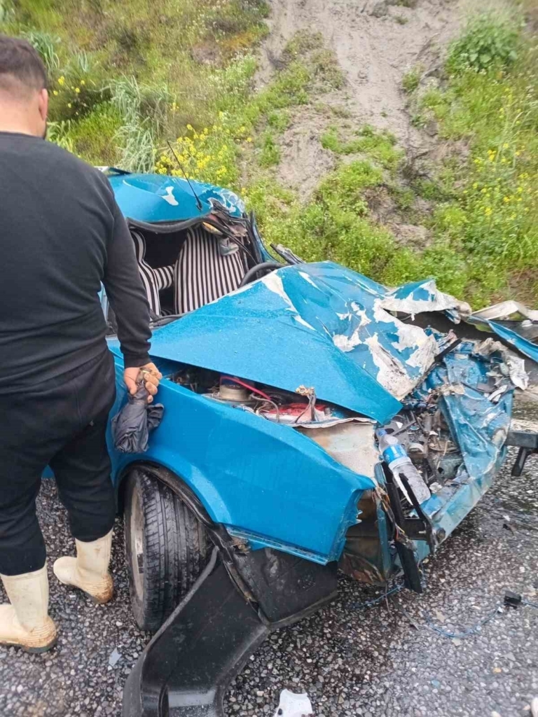 tira carpan fiat tofas otomobil kagit gibi ezildi 3e427fb45c5b