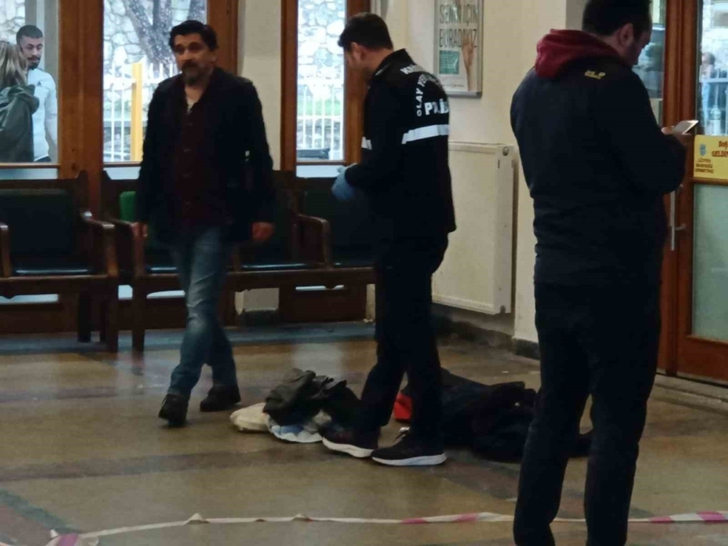 tren garinda unutulan valiz panige neden oldu bina bosaltildi 393811c8d047