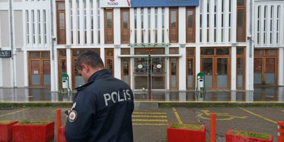 Tren Garında Unutulan Valiz Paniğe Neden Oldu: Bina Boşaltıldı