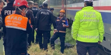 Tren Kazasında Hayatını Kaybeden Kadının Kimliği Belli Oldu 4 Tren kazasında hayatını kaybeden kadının kimliği belli oldu