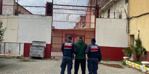 Uyuşturucu suçundan aranan şahıs Efeler’de yakalandı