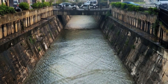 Yağışlar Tabakhane Deresi’ni Coşturdu