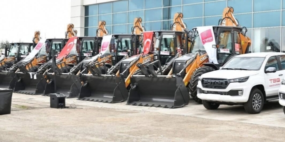 Yeni iş makinesi Sultanhisar Belediyesi’ne teslim edildi