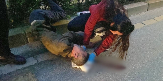 Yolun karşısına geçmeye çalışan yayaya çarpıp kayıplara karıştı