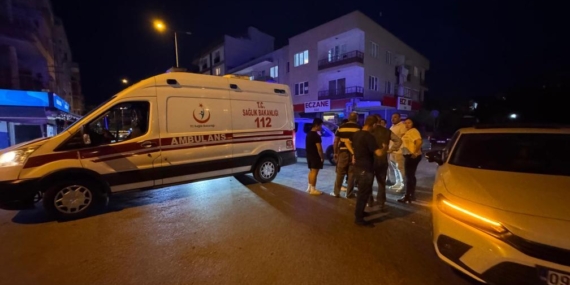 Otomobil ve motosiklet çarpıştı