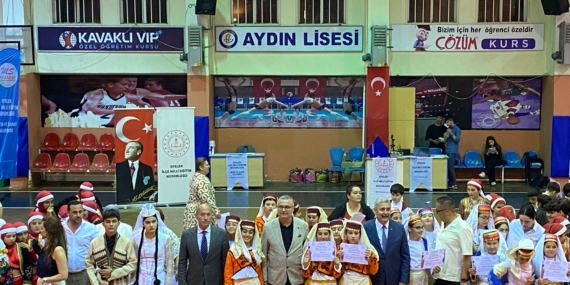 Uluslararası Halk Dansları Festivali’nde Kültürlerin Renkli Buluşması