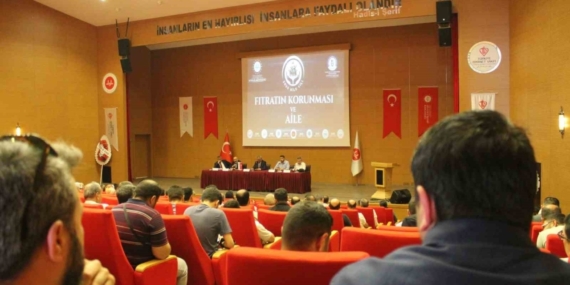 Aydın’da “Fıtratın Korunması ve Aile” paneli gerçekleştirildi