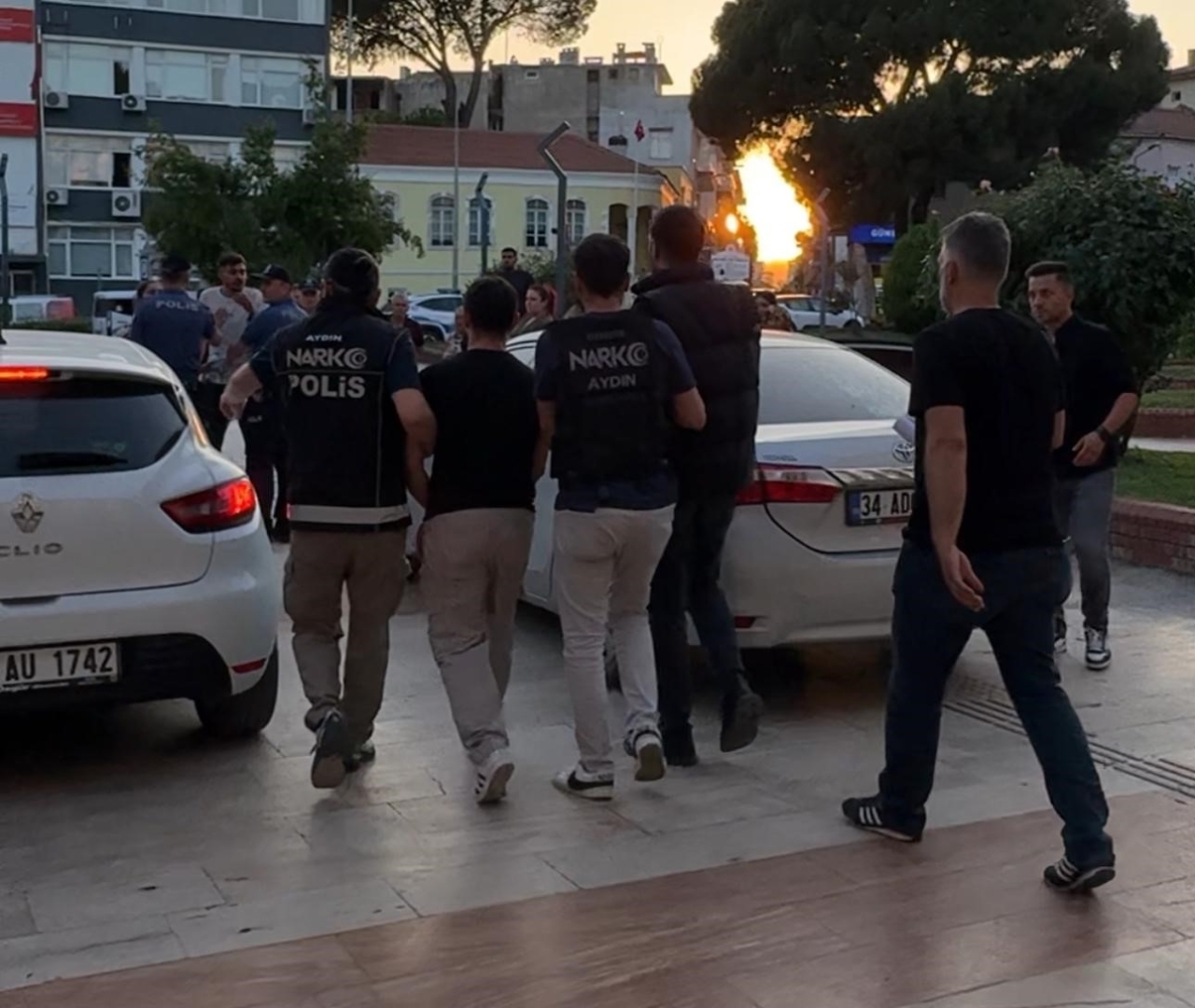 aydinda uyusturucu operasyonu 6 supheli tutuklandi 6488a1ed6574