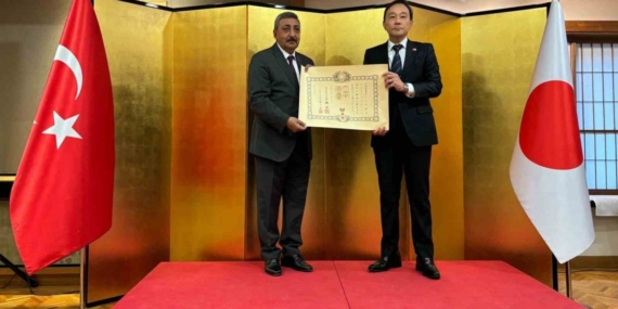 Aydın’ın başarılı müdürü Mumcu’ya Japonya İmparatorluk Nişanı verildi