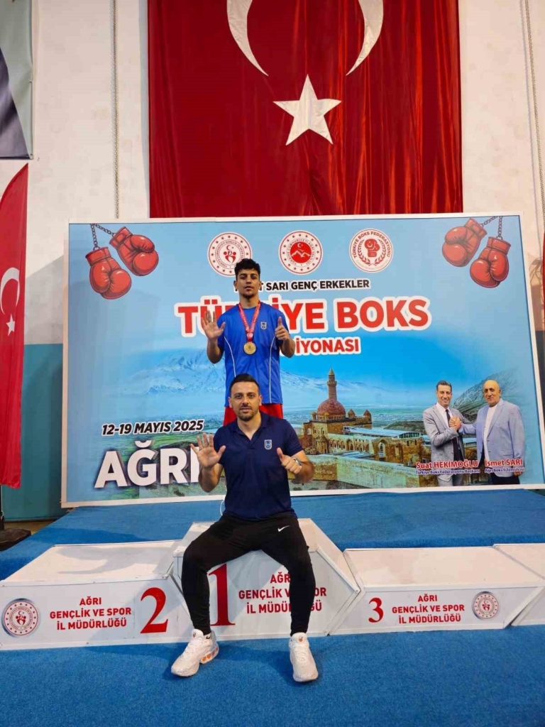 aydinli boksorlerden turkiye sampiyonasinda cifte madalya a5b1ab5f748c