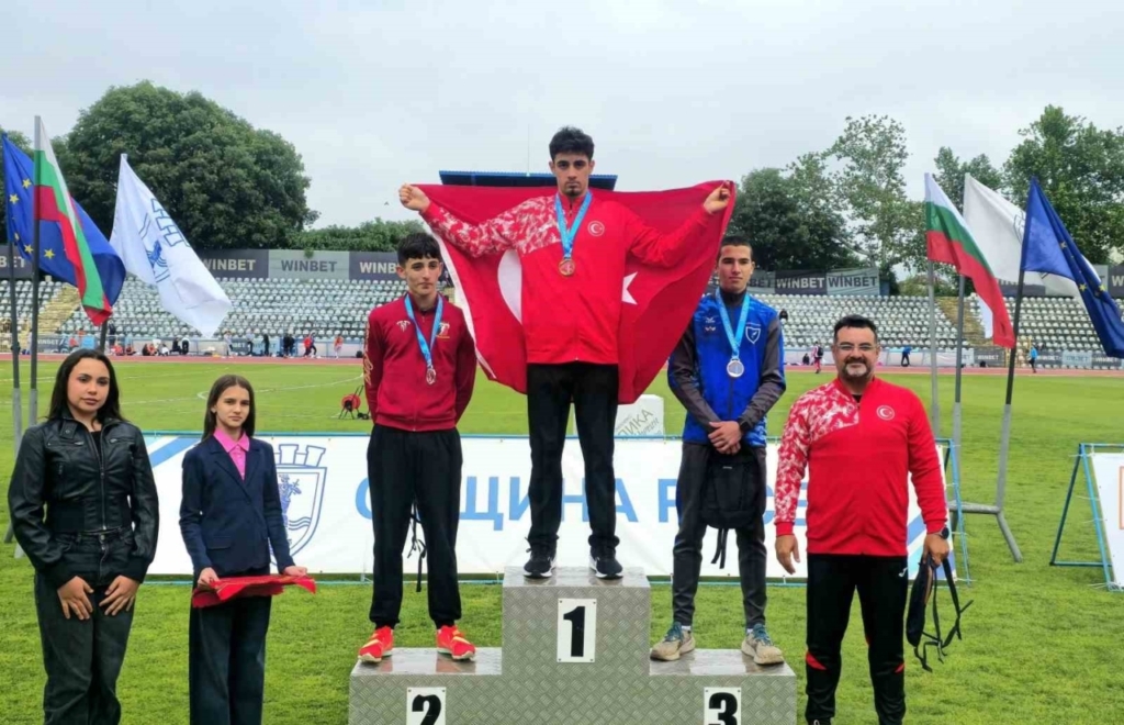 aydinli sporcular bulgaristandan basariyla dondu b5842833d98d