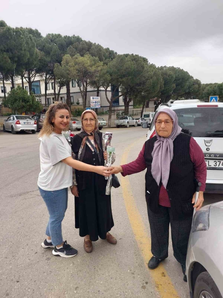 Başkan Büyükyapıcı, anneleri unutmadı 2 baskan buyukyapici anneleri unutmadi c64bbef523c3
