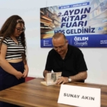 Başkan Çerçioğlu sevilen yazarları Aydınlılar ile buluşturmaya devam ediyor 8 Başkan Çerçioğlu sevilen yazarları Aydınlılar ile buluşturmaya devam ediyor