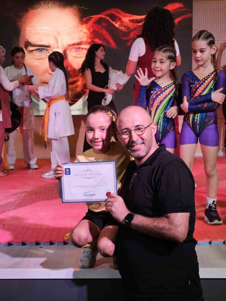 Başkan Zencirci, genç karatecilerin sarı kuşaklarını bağladı 4 baskan zencirci genc karatecilerin sari kusaklarini bagladi afcde55327b4