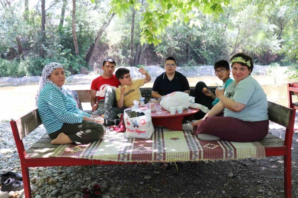 bozdogan belediyesinden ozel cocuklara etkinlik 9877a7727309