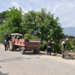 Bozdoğan Belediyesi’nden Yazıkent’te bahar temizliği 2 Bozdoğan Belediyesi’nden Yazıkent’te bahar temizliği
