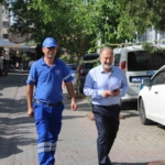 Bulduğu para dolu poşeti, hiç düşünmeden sahibine teslim etti 6 Bulduğu para dolu poşeti, hiç düşünmeden sahibine teslim etti