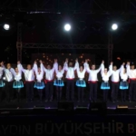 Büyükşehir’in öğrencileri gösterileriyle beğeni topladı 10 Büyükşehir’in öğrencileri gösterileriyle beğeni topladı