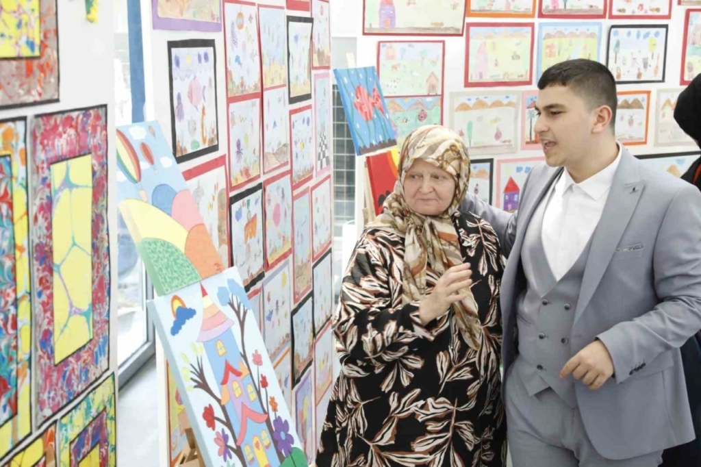 buyuksehirin ozel ogrencileri eserlerini gorucuye cikardi f6e32bfb5e6b