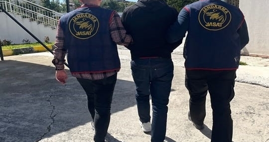 Çocuğa cinsel istismar suçundan 25 yıl hapis cezası ile aranan şahıs yakalandı