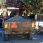 Dere yatağından kum alan şahıs jandarmaya takıldı 1 Dere yatağından kum alan şahıs jandarmaya takıldı