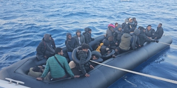 Didim’de 42 düzensiz göçmen kurtarıldı