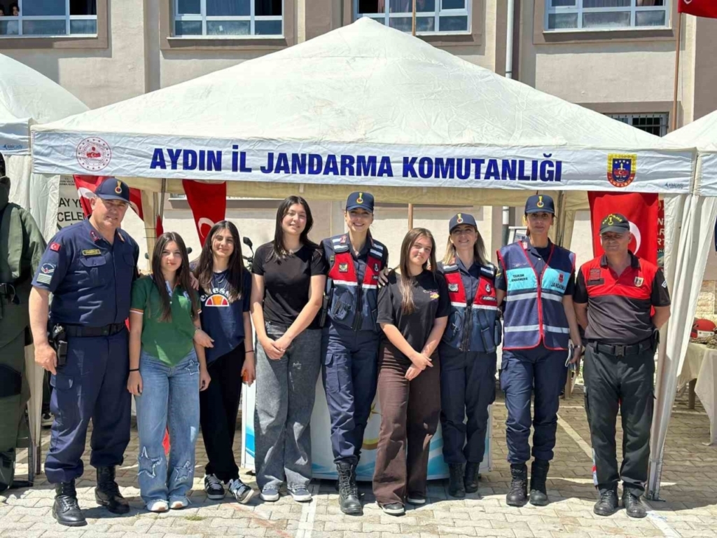 Didim’de öğrencilere jandarma ve sahil güvenlik tanıtıldı 4 didimde ogrencilere jandarma ve sahil guvenlik tanitildi a2fb0cdf4fd4