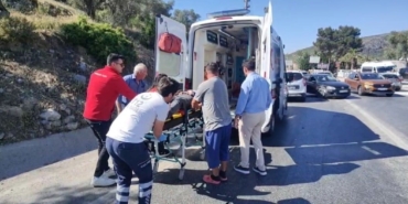 Direksiyon başında fenalaşan sürücü 3 araca çarptı: 1 yaralı 41 Direksiyon başında fenalaşan sürücü 3 araca çarptı: 1 yaralı