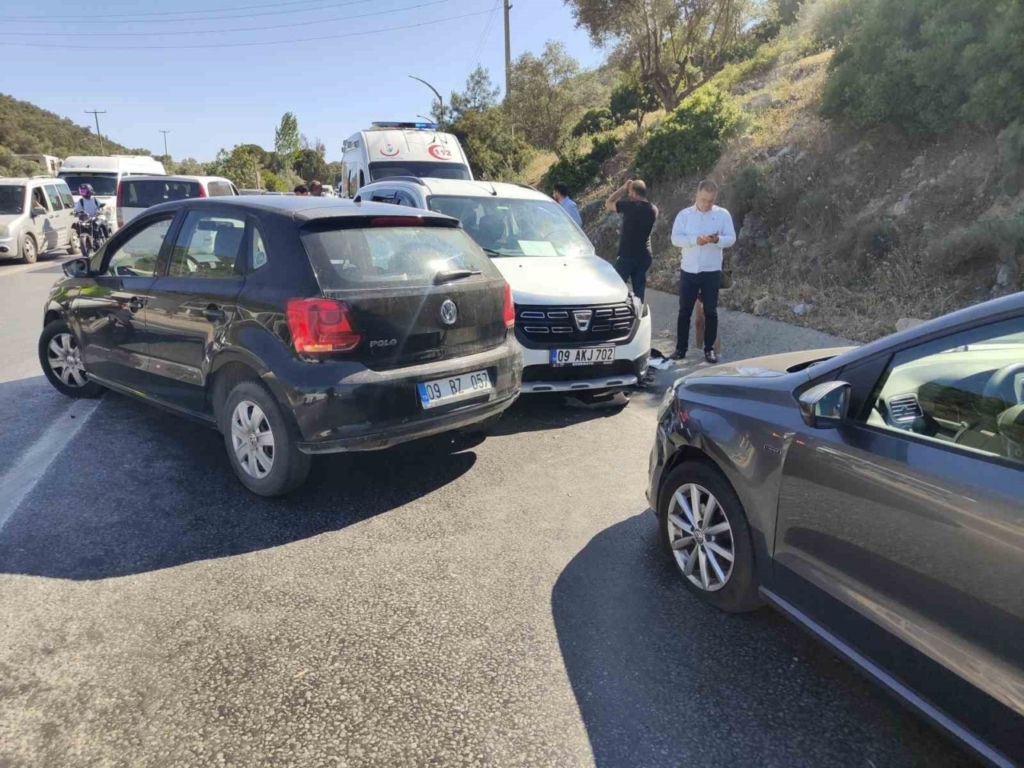 direksiyon basinda fenalasan surucu 3 araca carpti 1 yarali be8f247e23a3