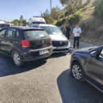 Direksiyon başında fenalaşan sürücü 3 araca çarptı: 1 yaralı 5 Direksiyon başında fenalaşan sürücü 3 araca çarptı: 1 yaralı